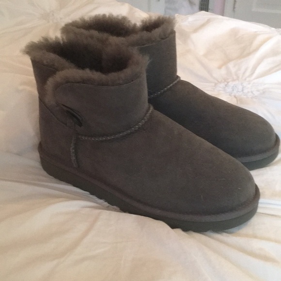 Gray Low Uggs - Picture 1 of 4